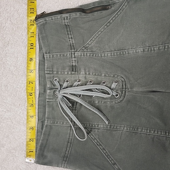 • Mustard Seed Junior's Skinny Leg Pants Size Small Green Side Zipper, Pockets - Picture 7 of 11